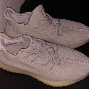 Yeezy 350 v2 sesame